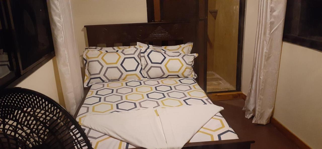 Mikadi Beach Camp & Backpackers Hostel Dar es Salaam Ngoại thất bức ảnh