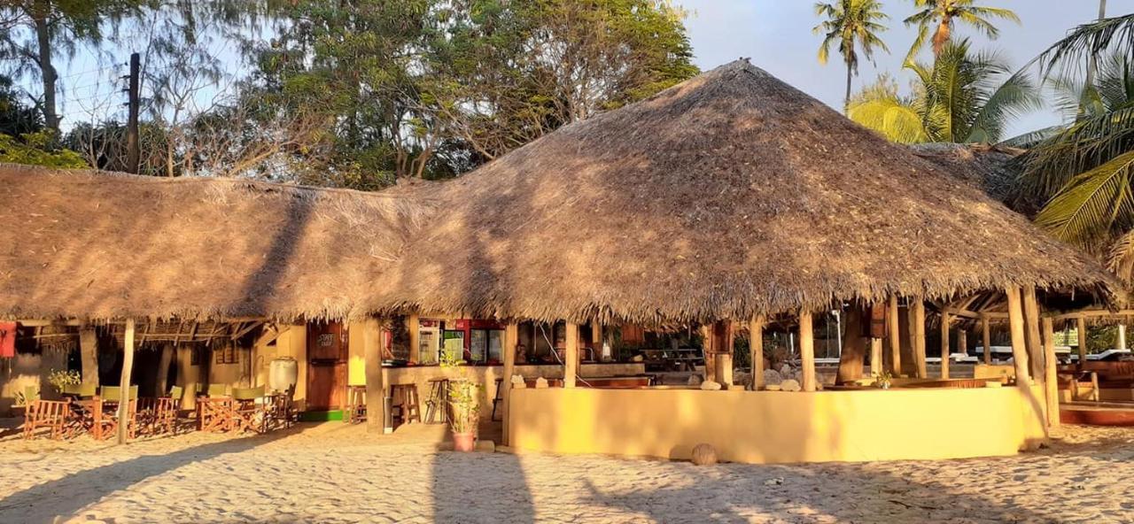 Mikadi Beach Camp & Backpackers Hostel Dar es Salaam Ngoại thất bức ảnh
