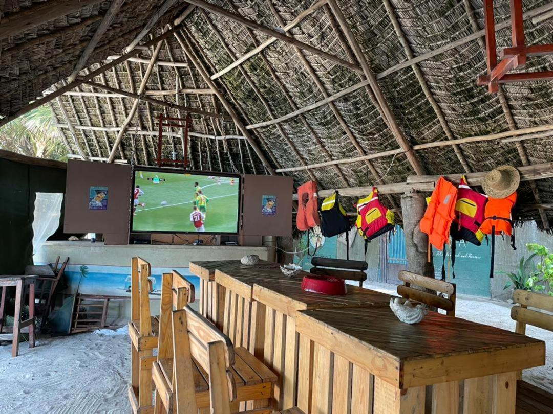 Mikadi Beach Camp & Backpackers Hostel Dar es Salaam Ngoại thất bức ảnh