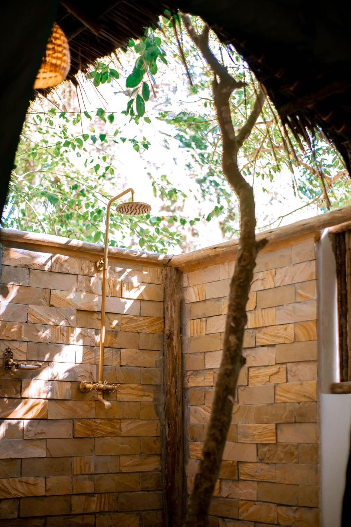 Mikadi Beach Camp & Backpackers Hostel Dar es Salaam Ngoại thất bức ảnh