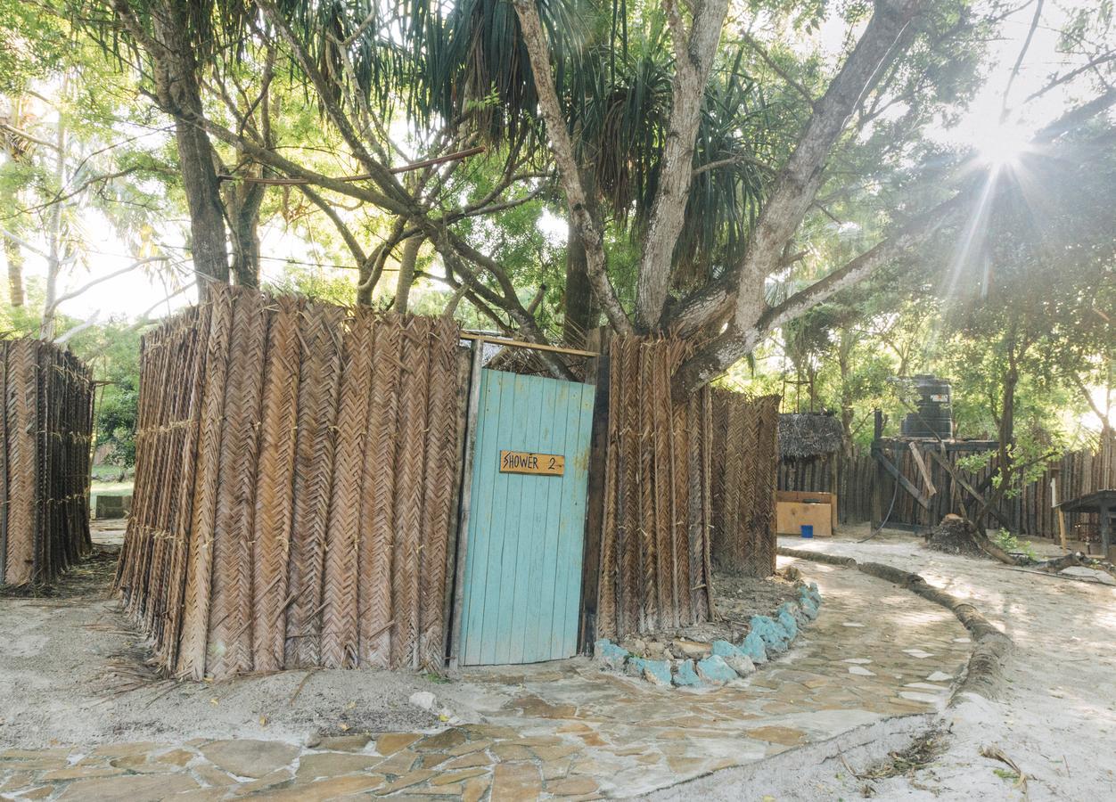 Mikadi Beach Camp & Backpackers Hostel Dar es Salaam Ngoại thất bức ảnh